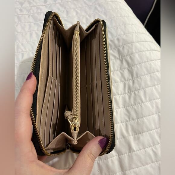 Chloe Black and Cream Long Wallet - Picture 3 of 6